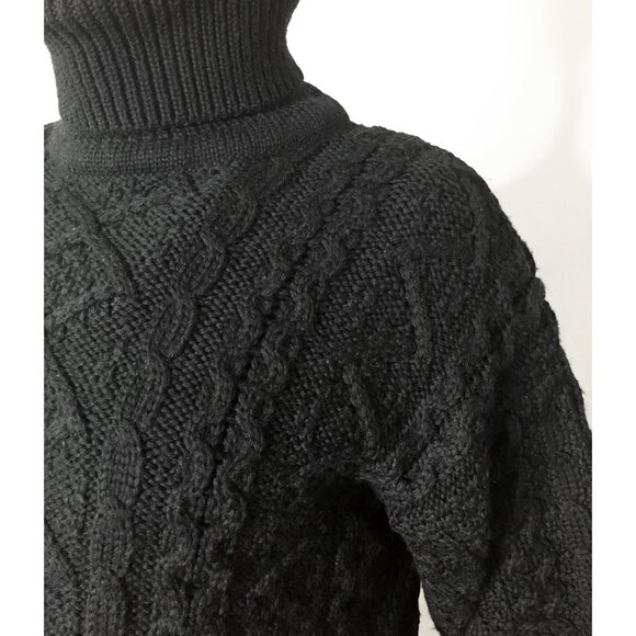 Luxury Cable Knit Turtleneck Sweater – Thick Knit | Classic Winter Essential - Picture 3 of 4